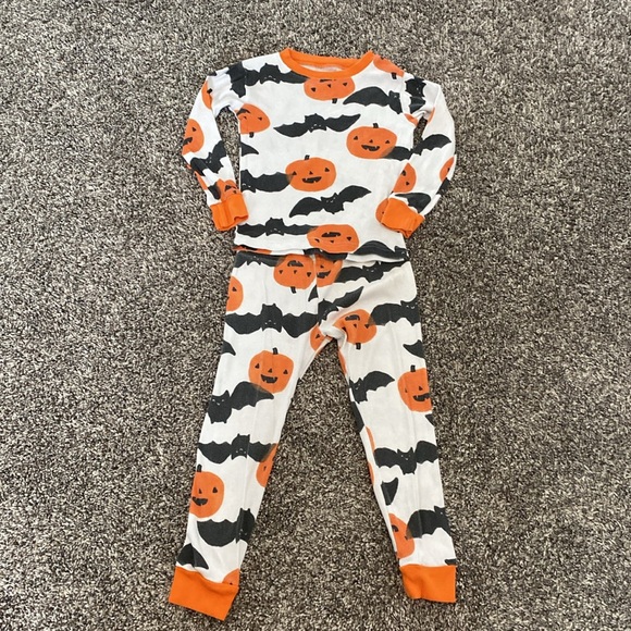 Carters Halloween Bundle! Boys size 4T - Picture 2 of 8